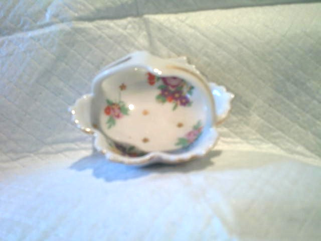 Beautiful Miniture Porcelain Trinket Basket ( please read )