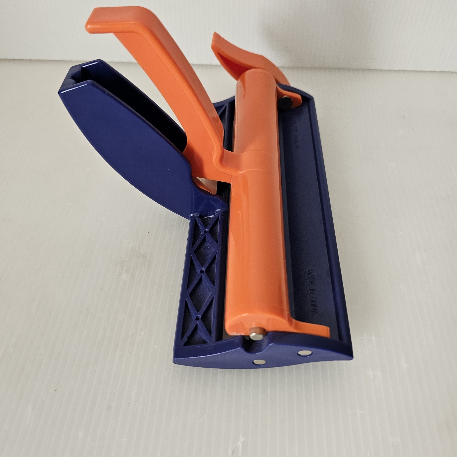 Fiskars Straight Edge Paper Crimper Tool 6.5" Corrugated Roller