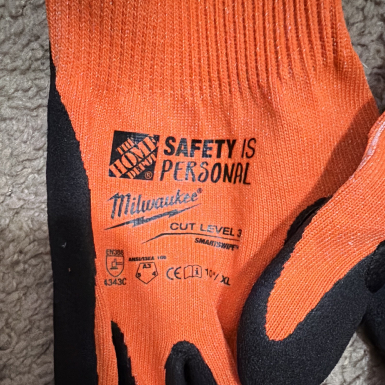 Milwaukee Cut Level 3 SMARTSWIPE Nitrile Work Gloves XL Orange Black