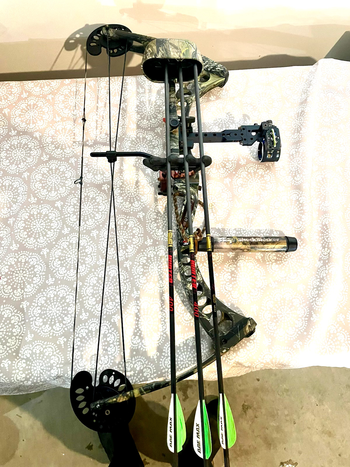 Archery Resherch Camo compound bow