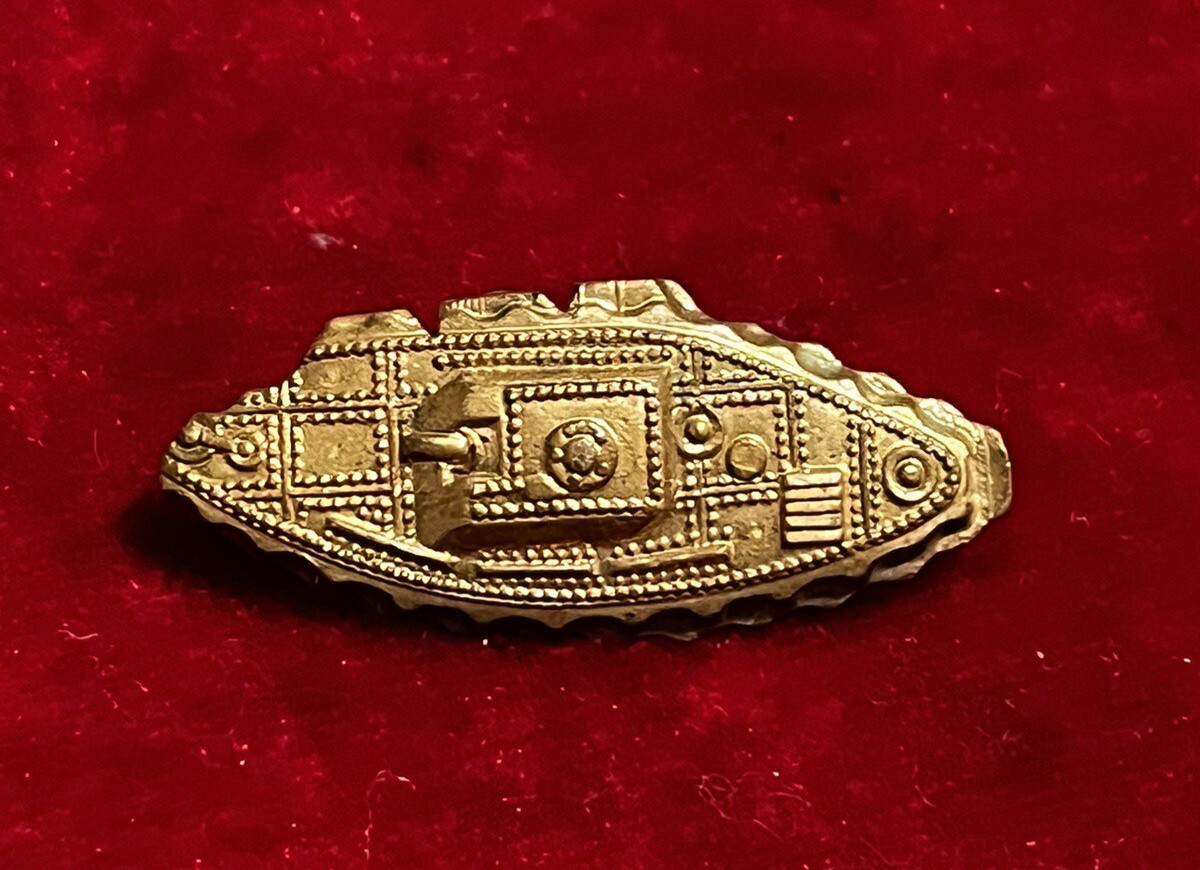 Iraq-Vintage Iraqi Armored Corp Insignia Metal Pin, 1980’s