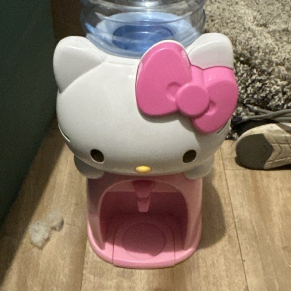 Sanrio Hello Kitty Cold Water Dispenser Pink White Plastic Countertop 8 Cups