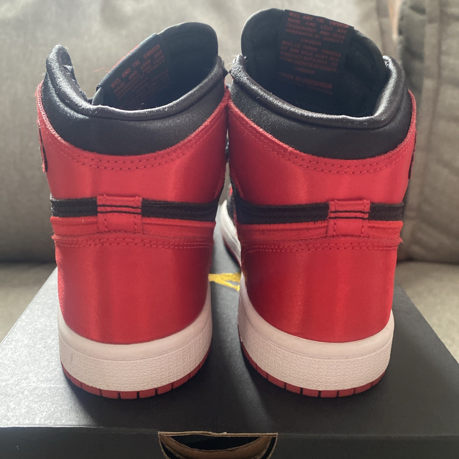 Jordan 1 Retro High Og (PS) Black/ University Red-white SATIN Size 2.5