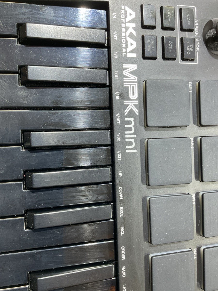 AKAI MPK MINI (CJL063891)