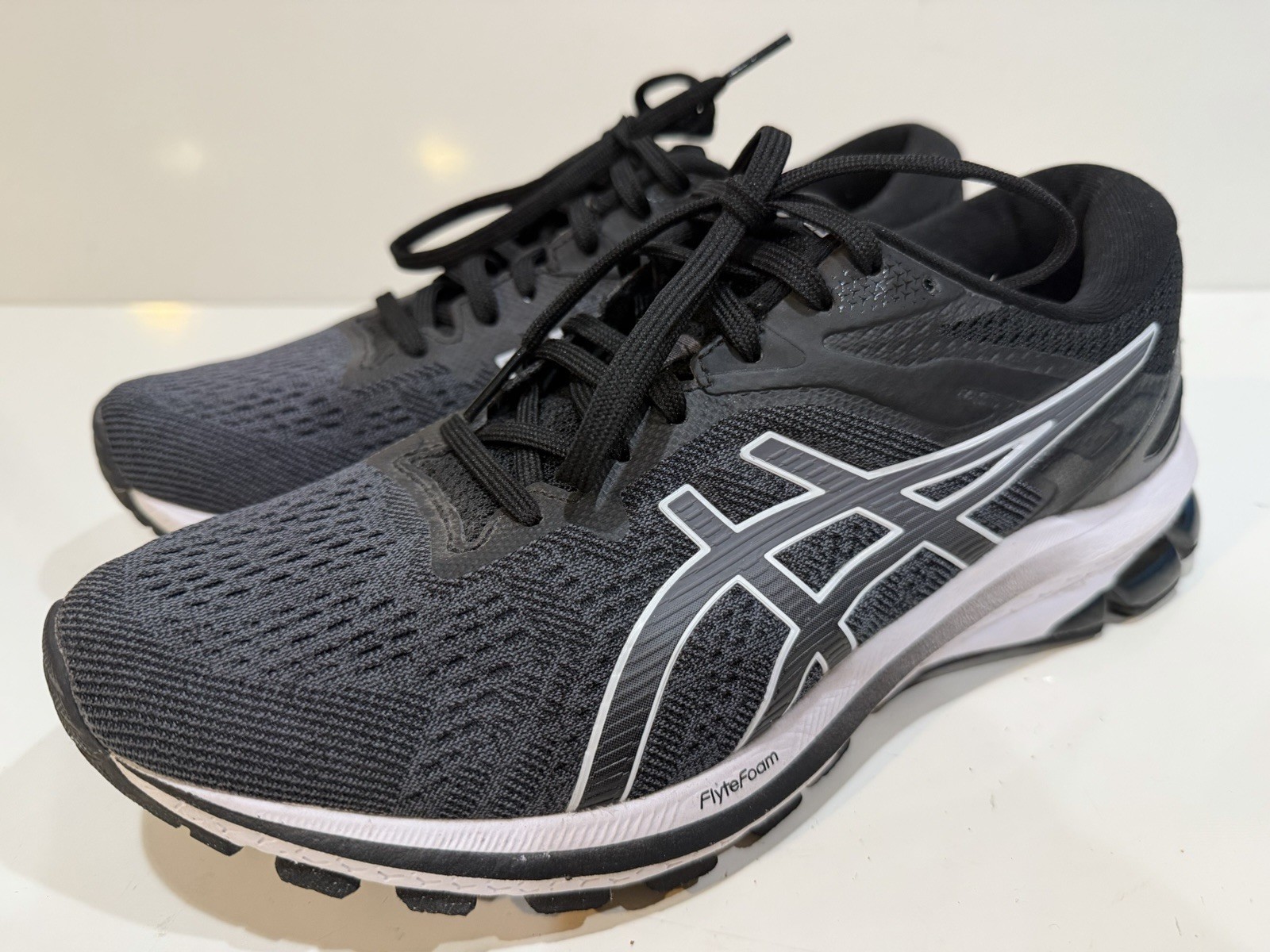 Asics GT-1000 Women’s Athletic Running Shoes Size 9
