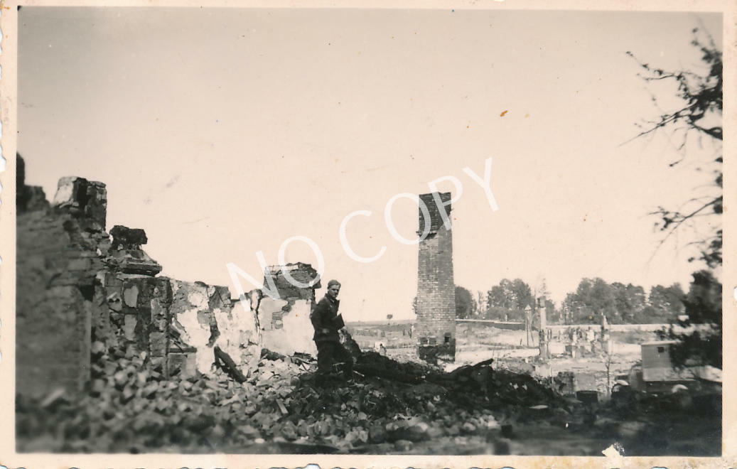 Photo WW II Wehrmacht Soldier Ruins Houses France J1.65