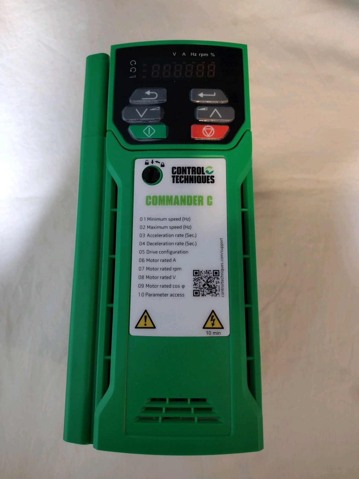 CONTROL TECHNIQUES Commander C C200- 034 00094 A 11A 5HP 380/480V