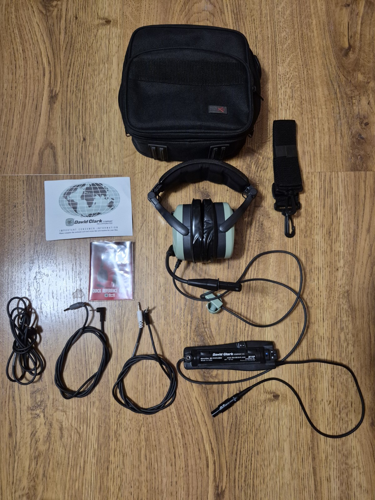 DAVID CLARK X11 PILOT DUAL PLUG NOISE CANCELING AIRPLANE AVIATION HEADSET