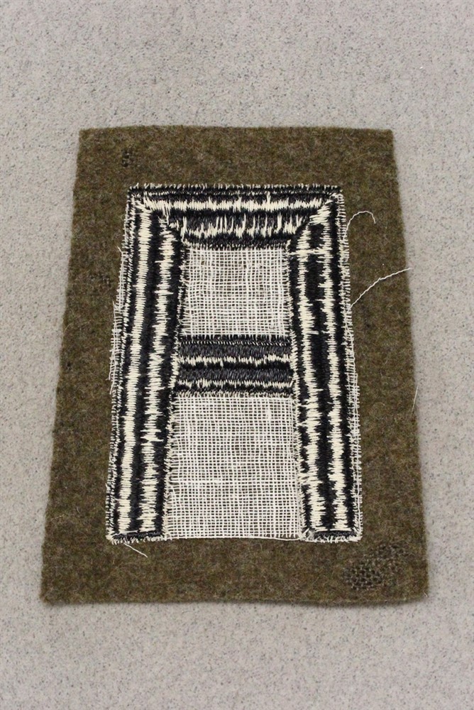 Army Patch 0785: 1st Army - embroidered on wool, c.1940