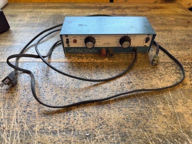 Vintage Heathkit IG-4505 Oscilloscope Calibrator, Powers On