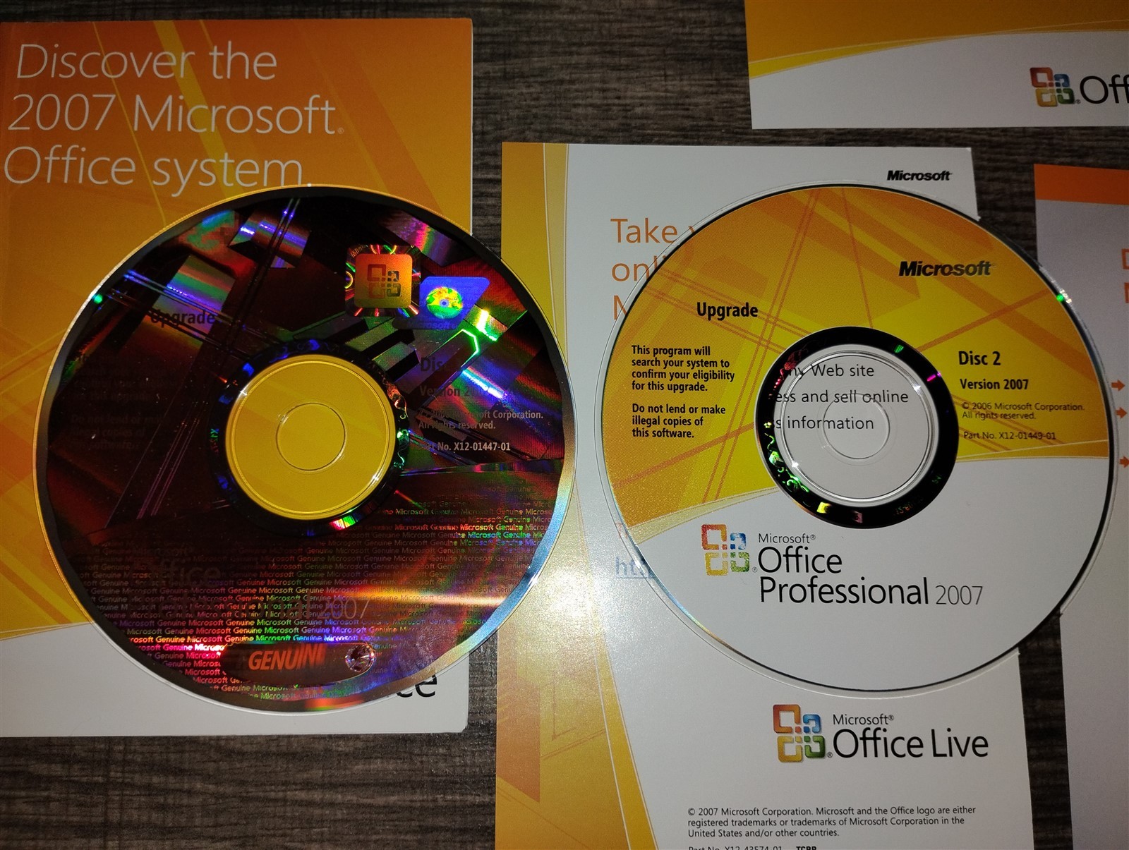 Microsoft Office Professional 2007 PC 2 CD-ROMs Upgrade Retail Pro Version Boxed