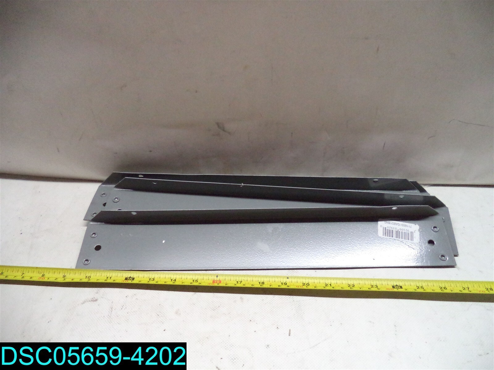 QTY=4: GRAY SHELF'S 18" L X 2-3/4" W 711603/GABS18HG 192109039200
