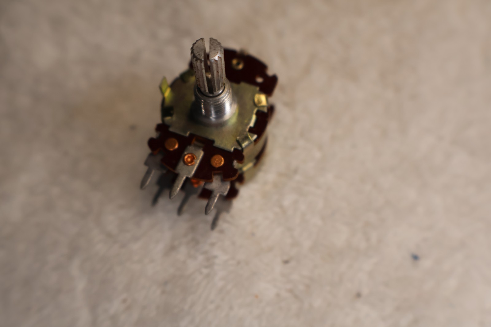 NOS 50K Ohm Volume Potentiometer with Loudness Tap (PCB Mount)