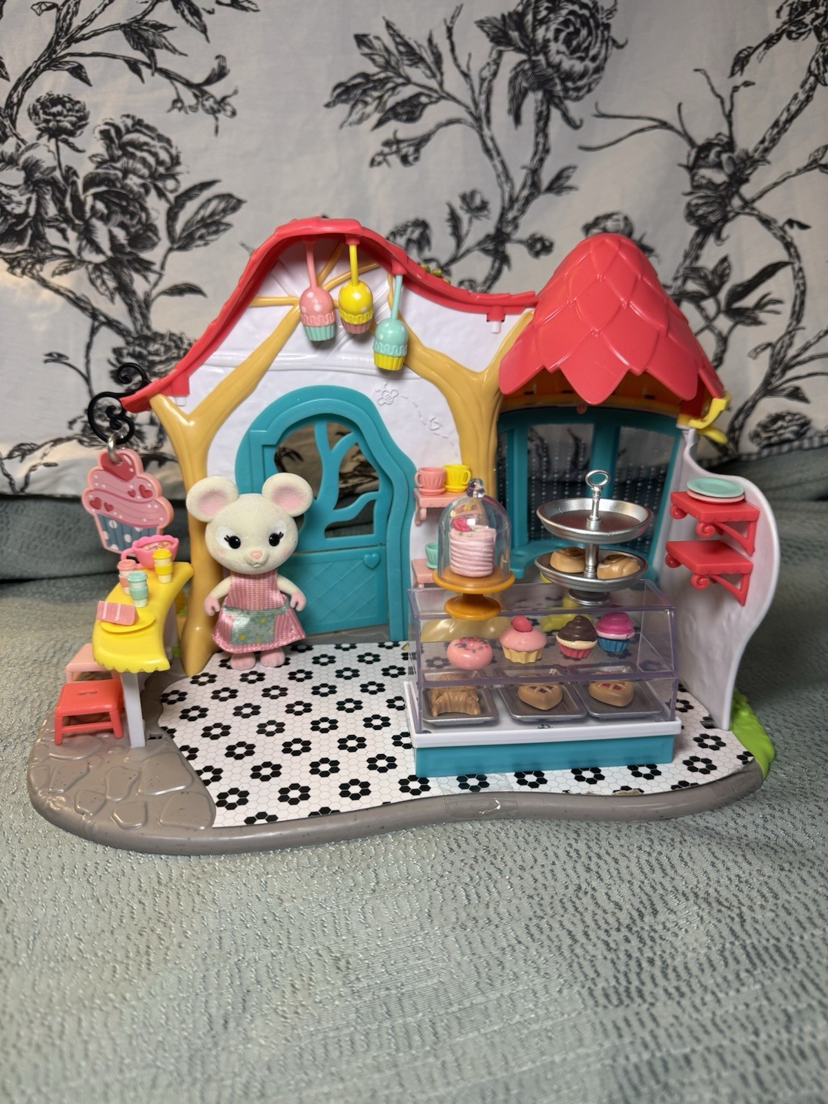 Miss Sophie's Bees Teas Pastry Shop Collection Set Used Almost All pieces