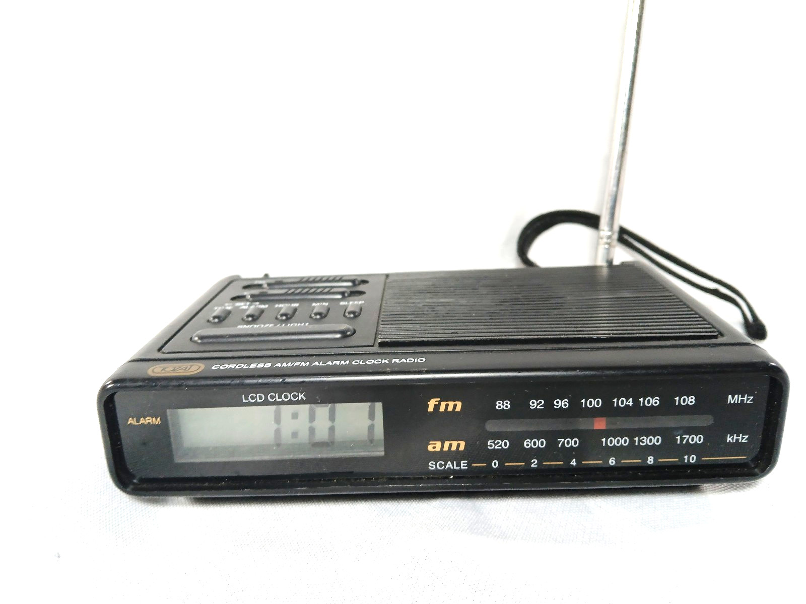 Tozai Alarm Clock Radio Cordless AM/FM Vintage Quartz Model 6868 - Tested Works