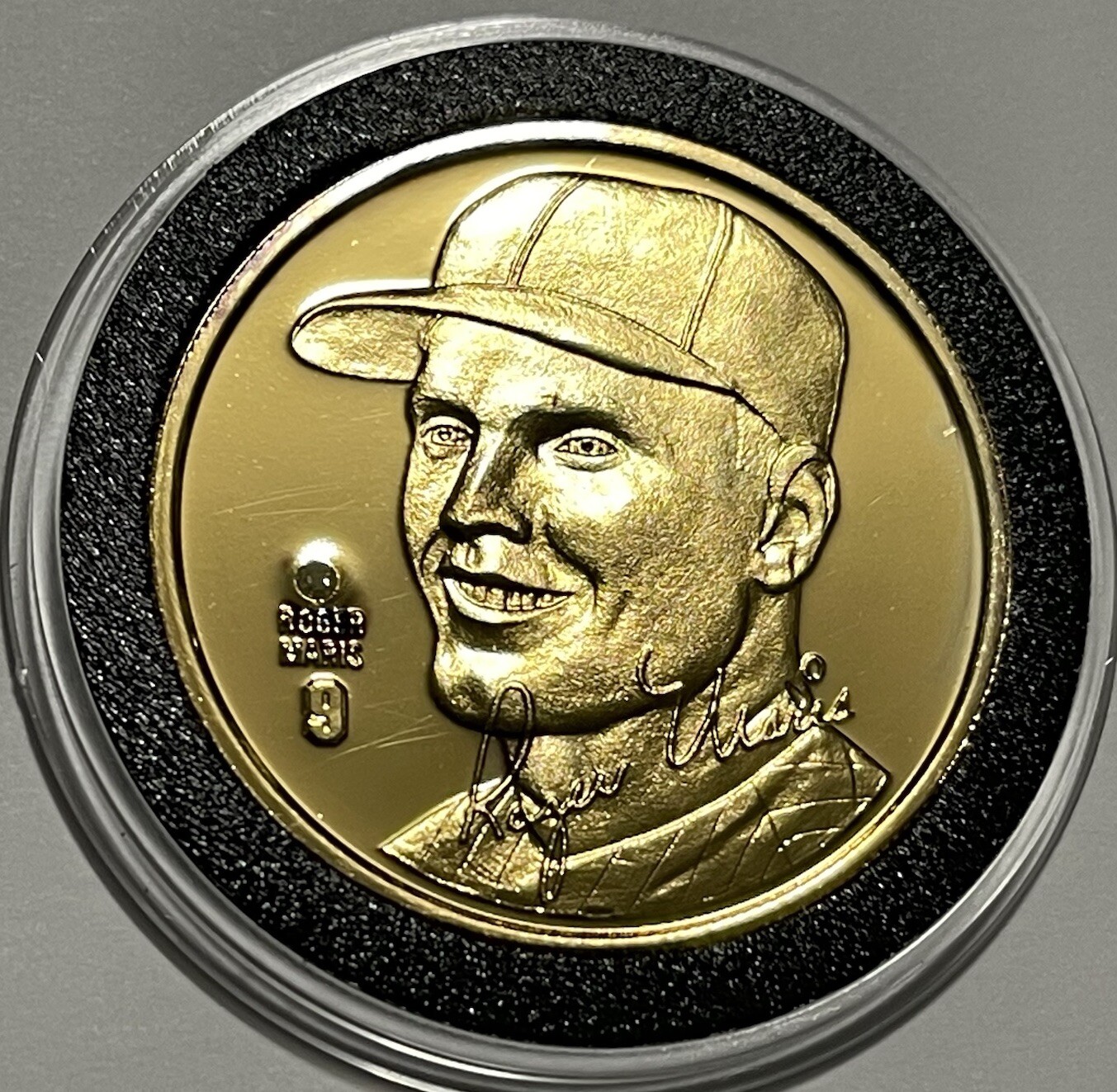 Roger Maris Homerun Hero MLB Gold Gilded Coin 1 Troy Oz .999 Fine Silver Round