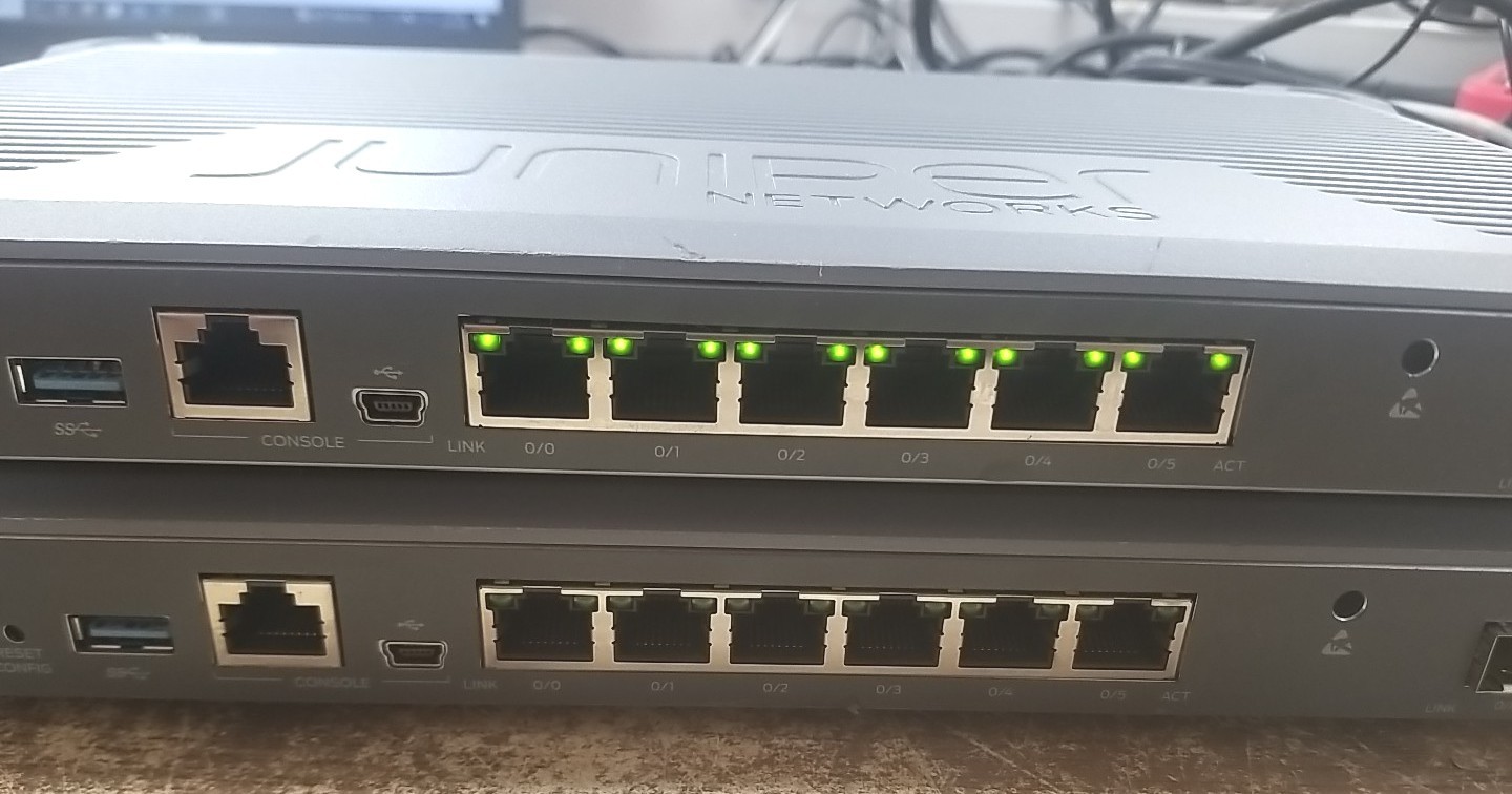 (X2) Juniper Networks SRX300 Services Gateway