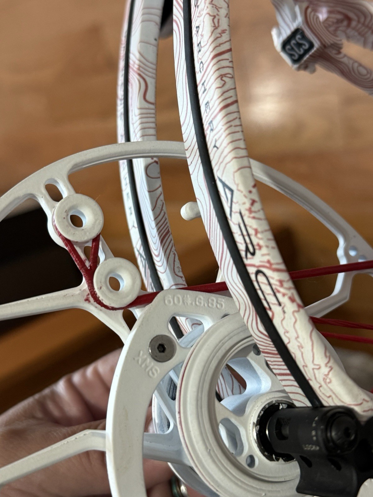 Mathews ARC 34 Compound Bow Right Hand 60 Loaded