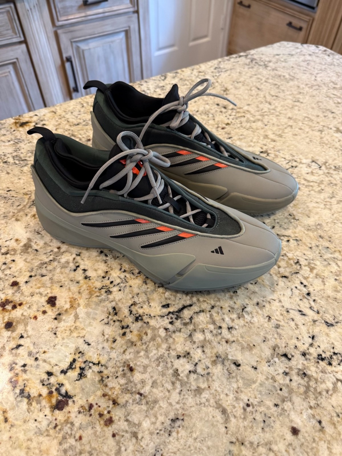 🌷 adidas Dame 9 Basketball Shoes Silver Pebble JI1939 size 14 Men’s   🌷