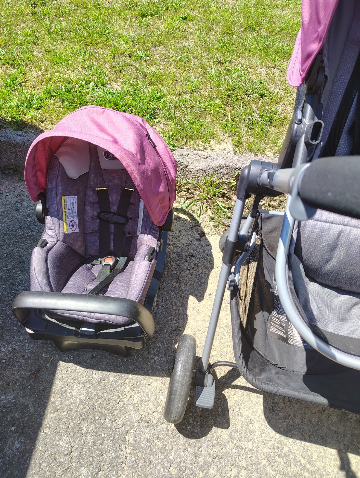 stroller and car seat