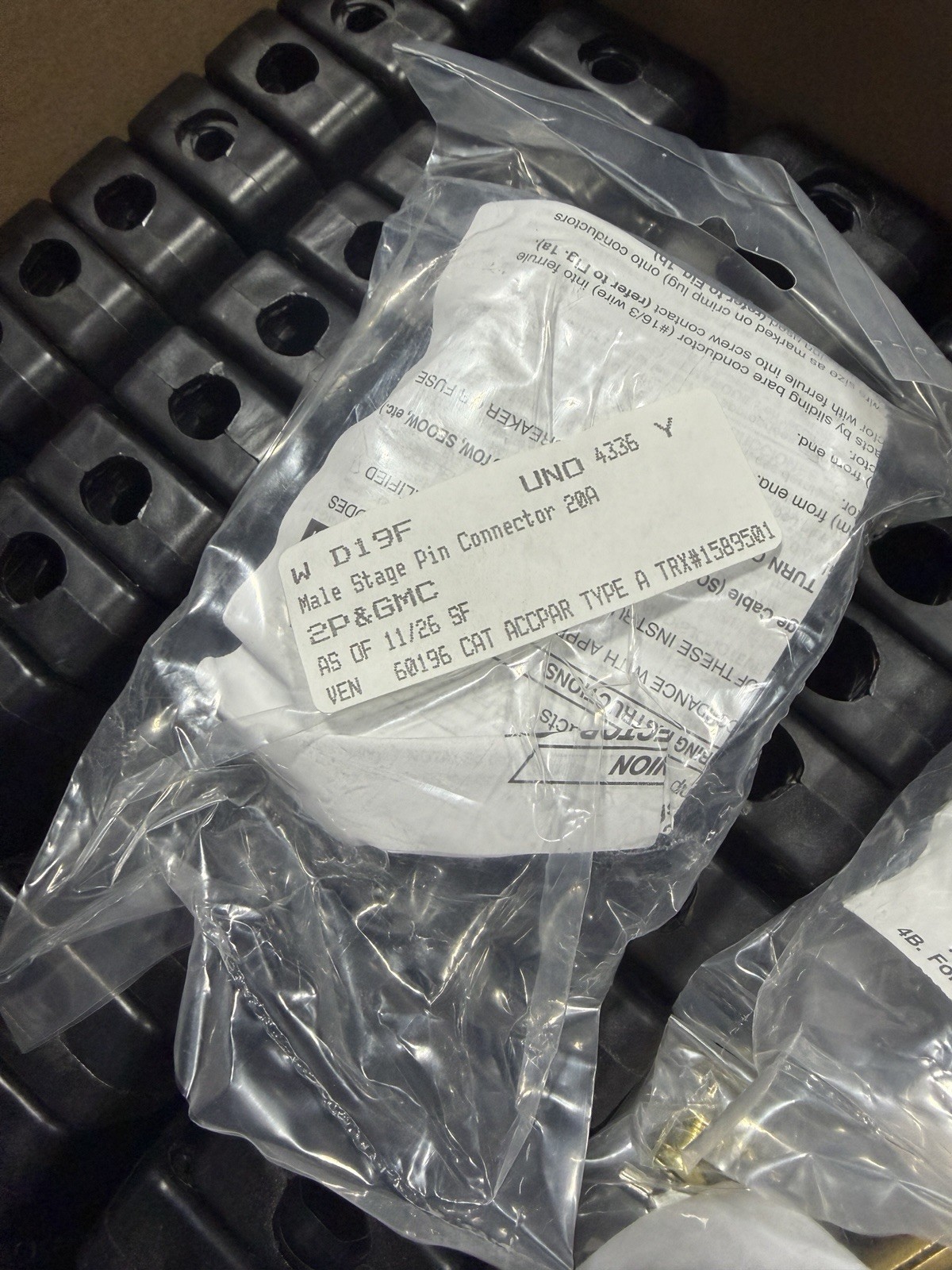 ADVANCED DEVICES MARINCO BATES 20A STAGE PIN MALE IN NEW CONDITION.