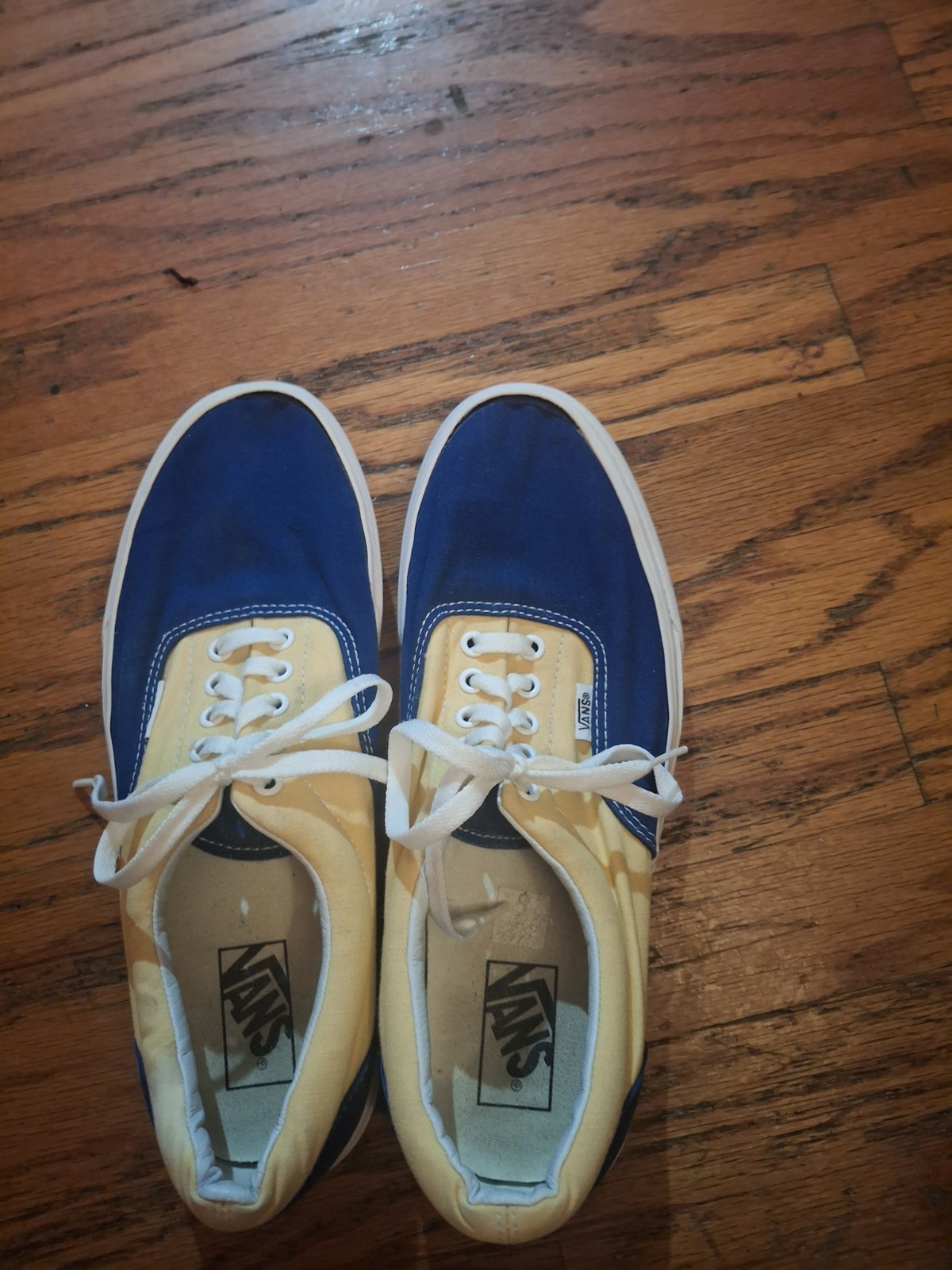 mens athletic shoes