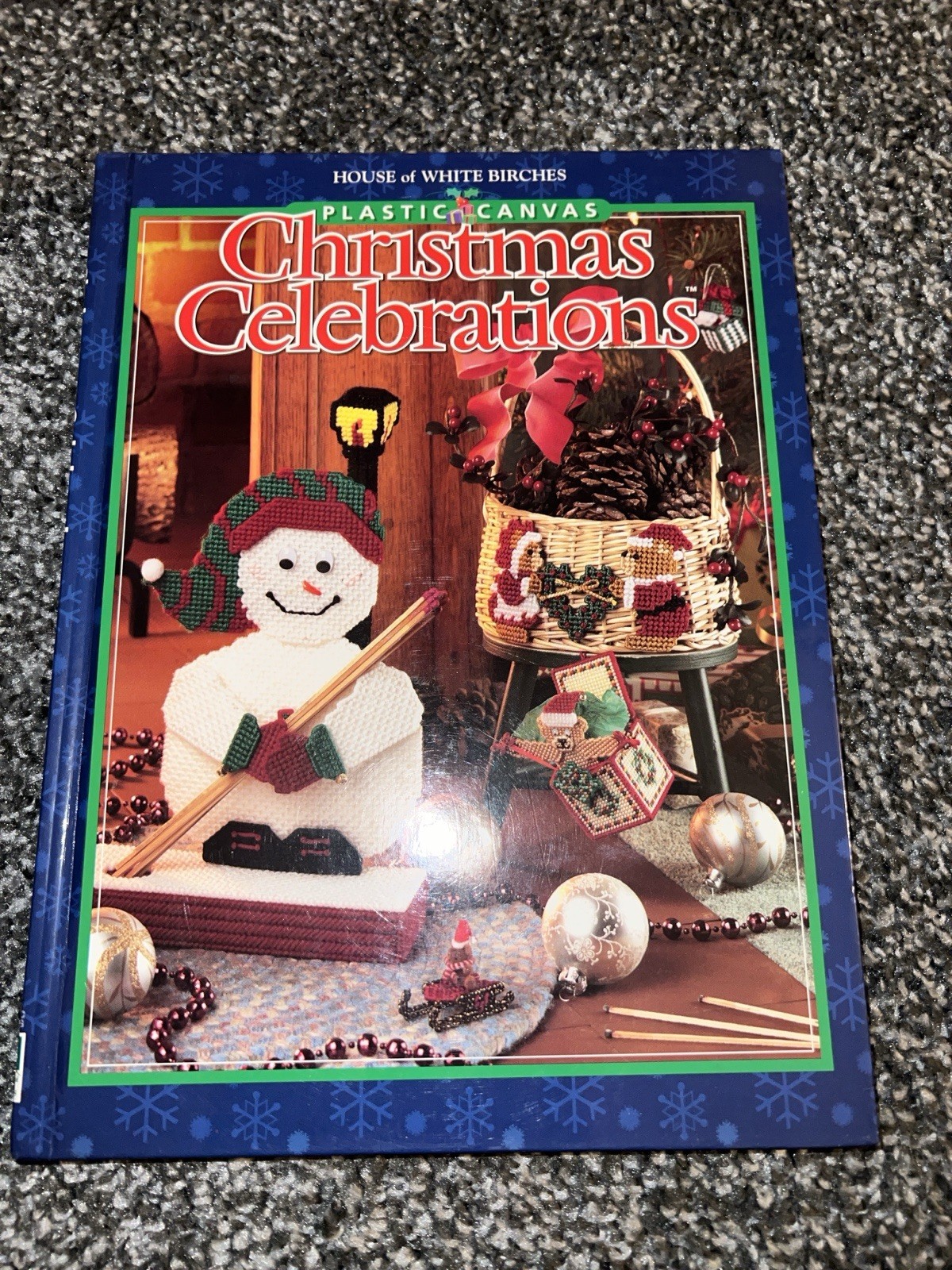 DA9 H. OF WHITE BIRCHES 1996, CHRISTMAS CELEBRATIONS PLASTIC CANVAS PATTERN BOOK