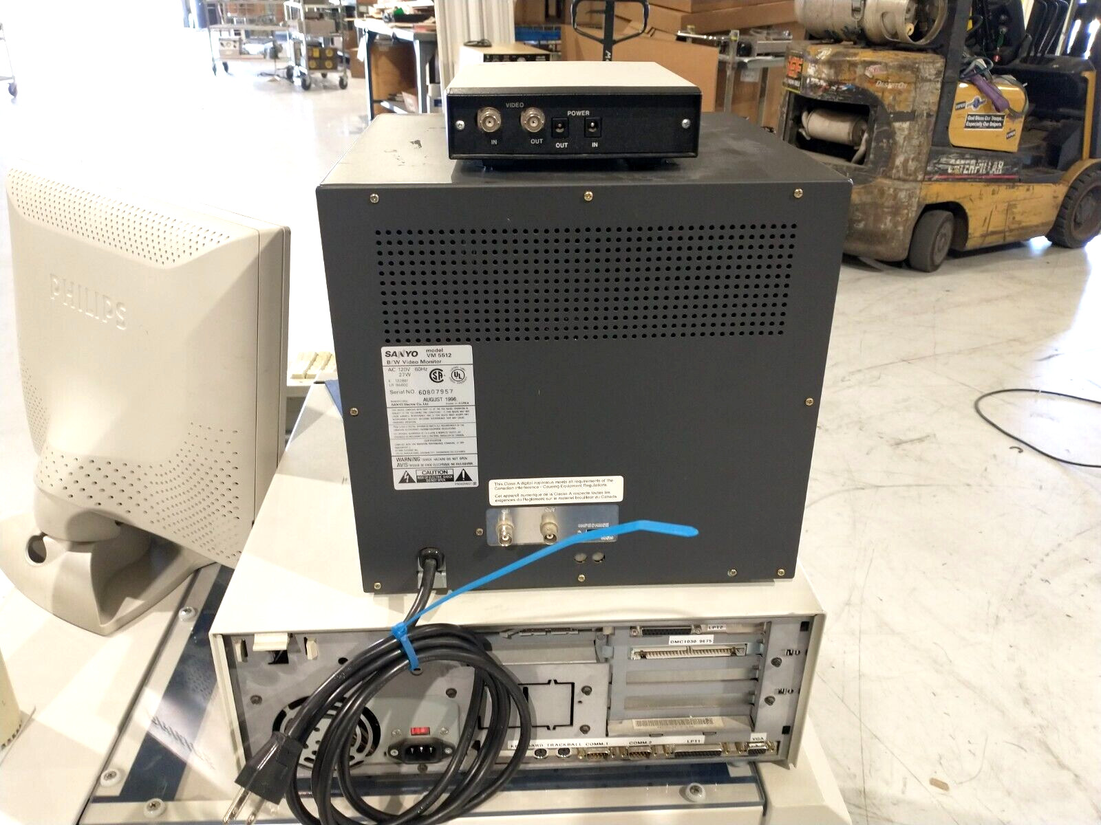 Speedline CAMALOT 1414 Liquid Dispensing System w/ Controller & Displays