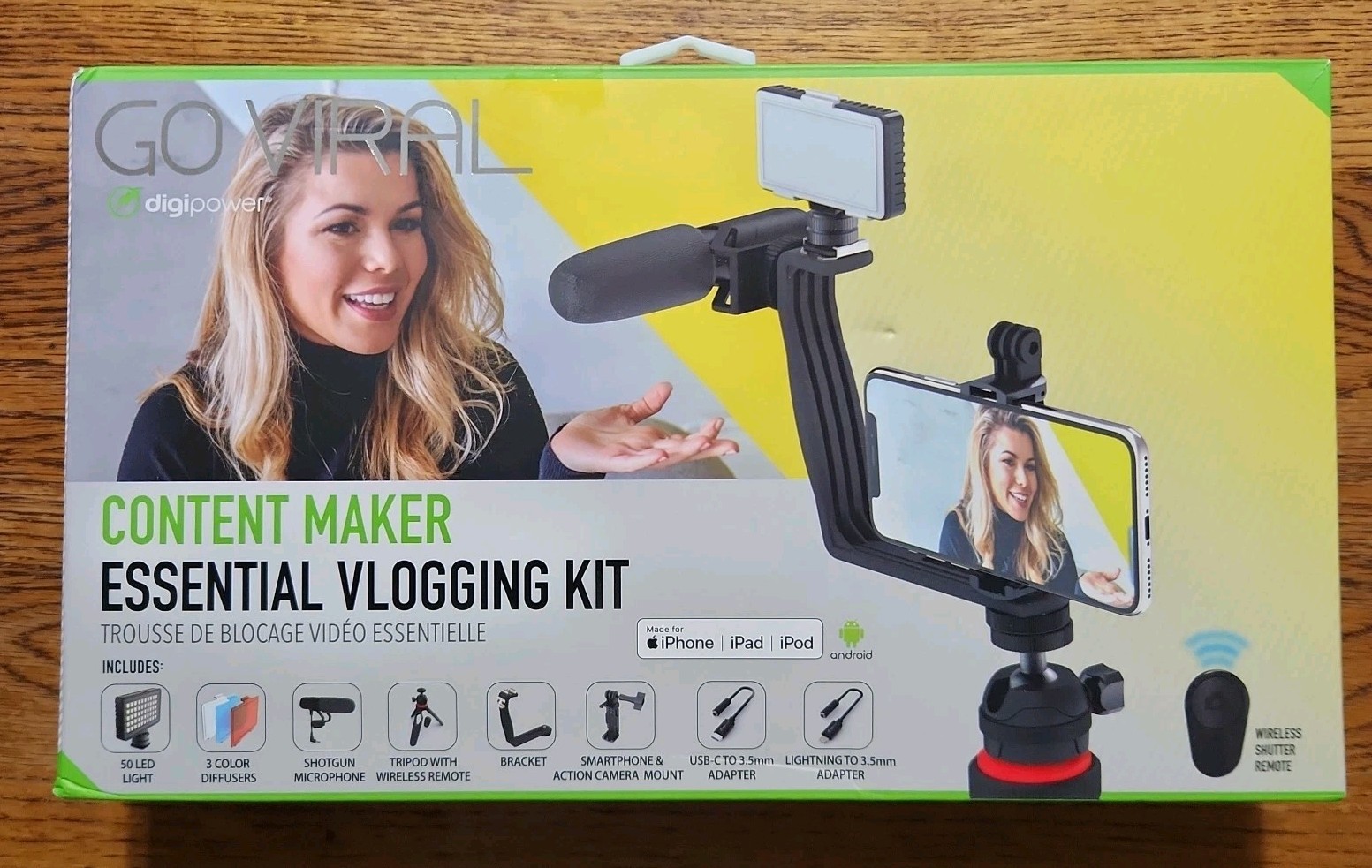 Digipower - Content Maker Essential Vlogging Kit w/ Light, Microphone, Tripod