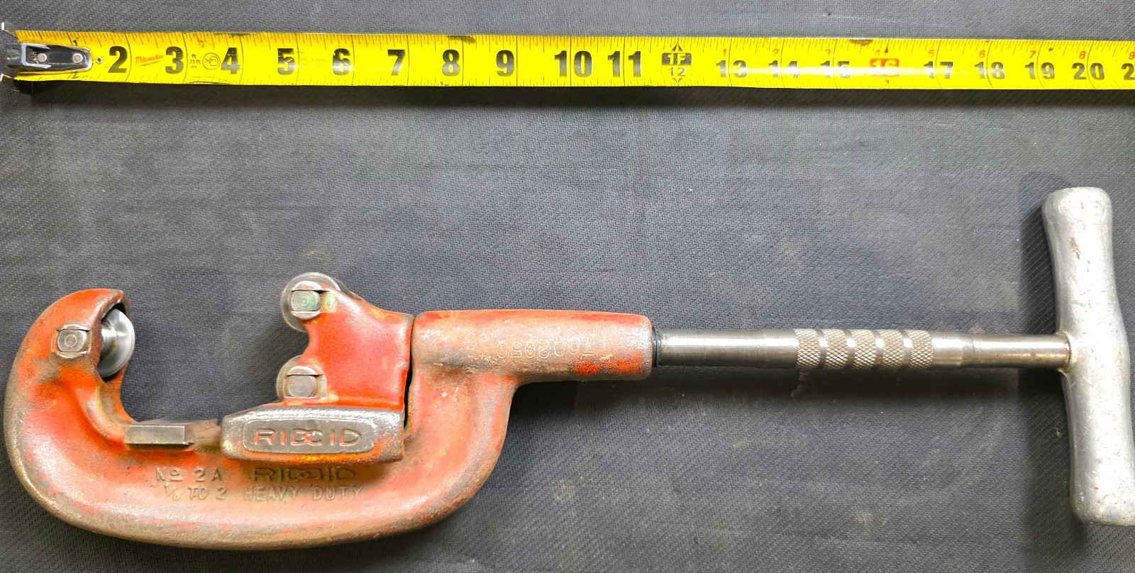 RIDGID  32820  Model 2-A  Adjustable Heavy-Duty Steel Pipe Cutter, 1/8" - 2" USA