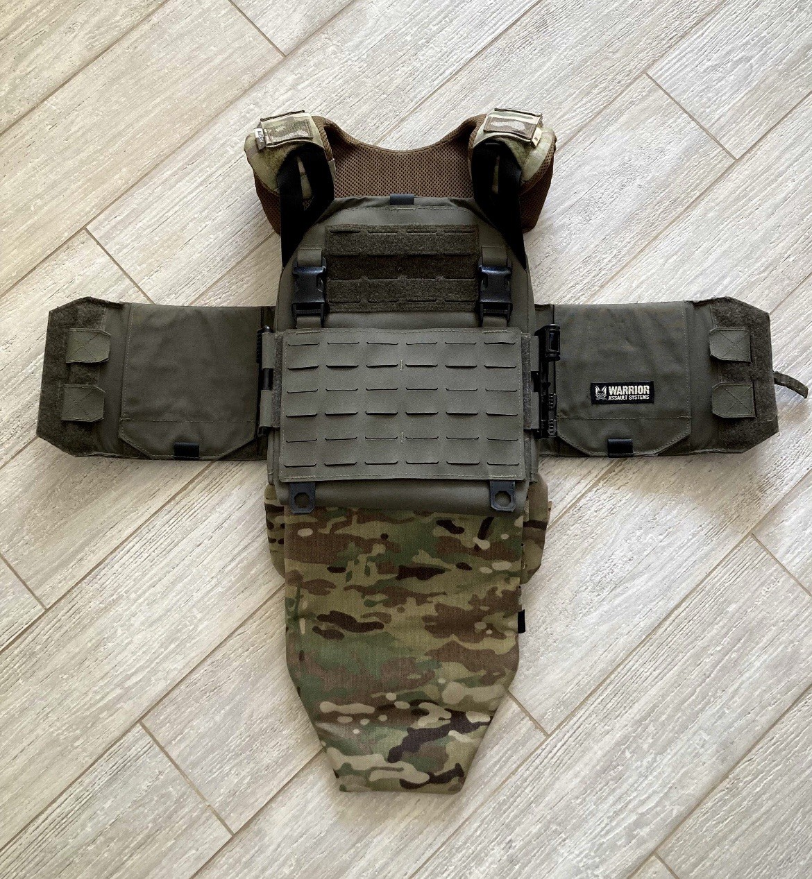 Warrior Assault Systems LPC V1 ranger green lazer cut with pouches