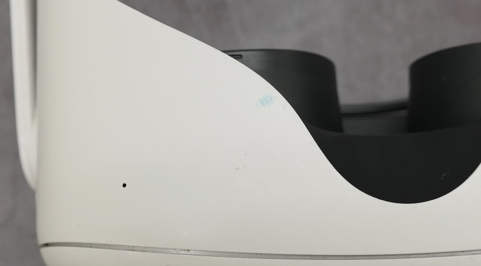 Meta Quest 2 128GB Advanced All-In-One VR Headset DAMAGED