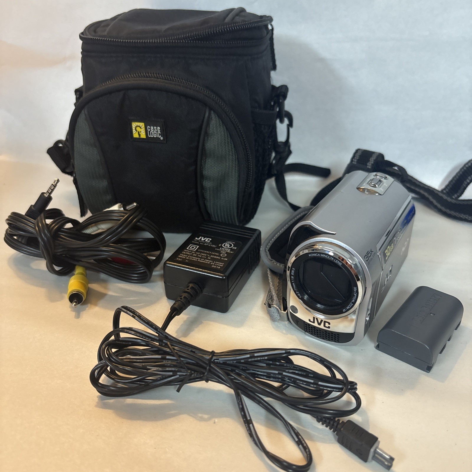 JVC GZ-MG330 Everio Hybrid Camcorder 30 GB Internal Storage w/Micro SD Slot
