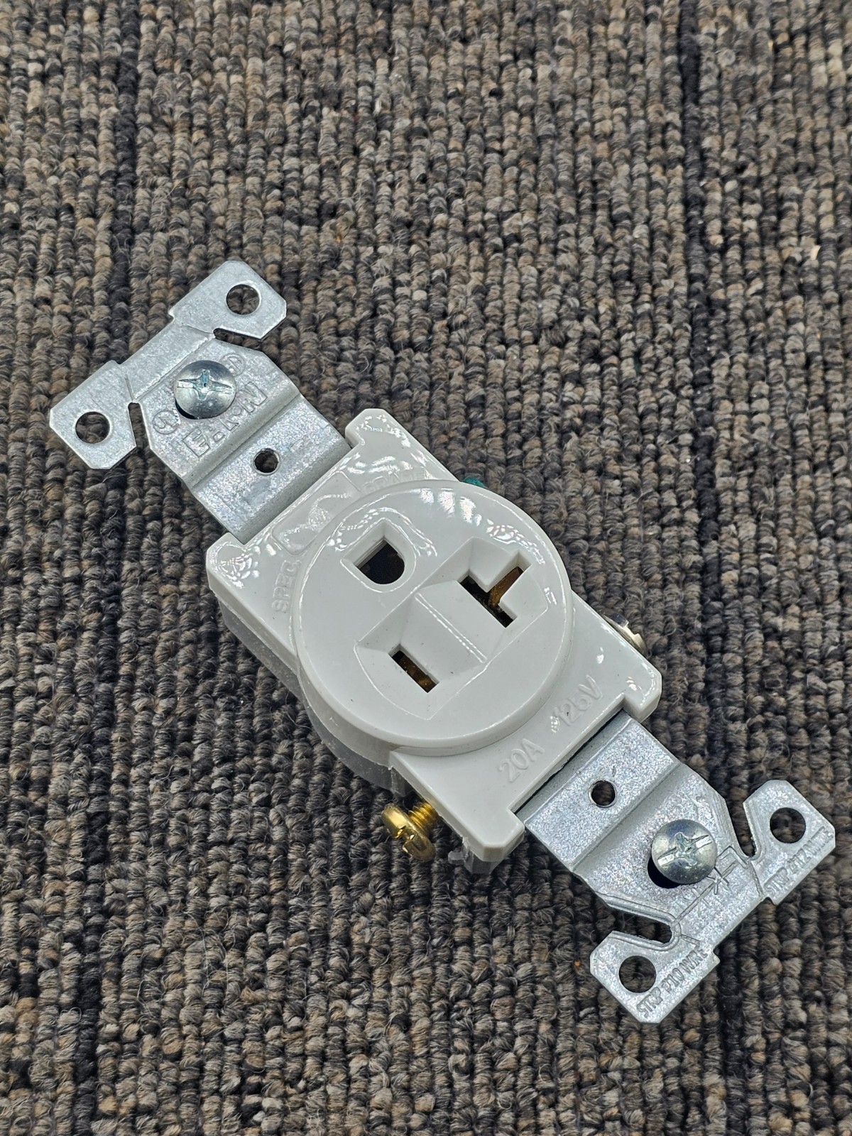 (QTY 31) Eaton: Commercial Grade Single Receptacle Tamper 15Amp 125V - White