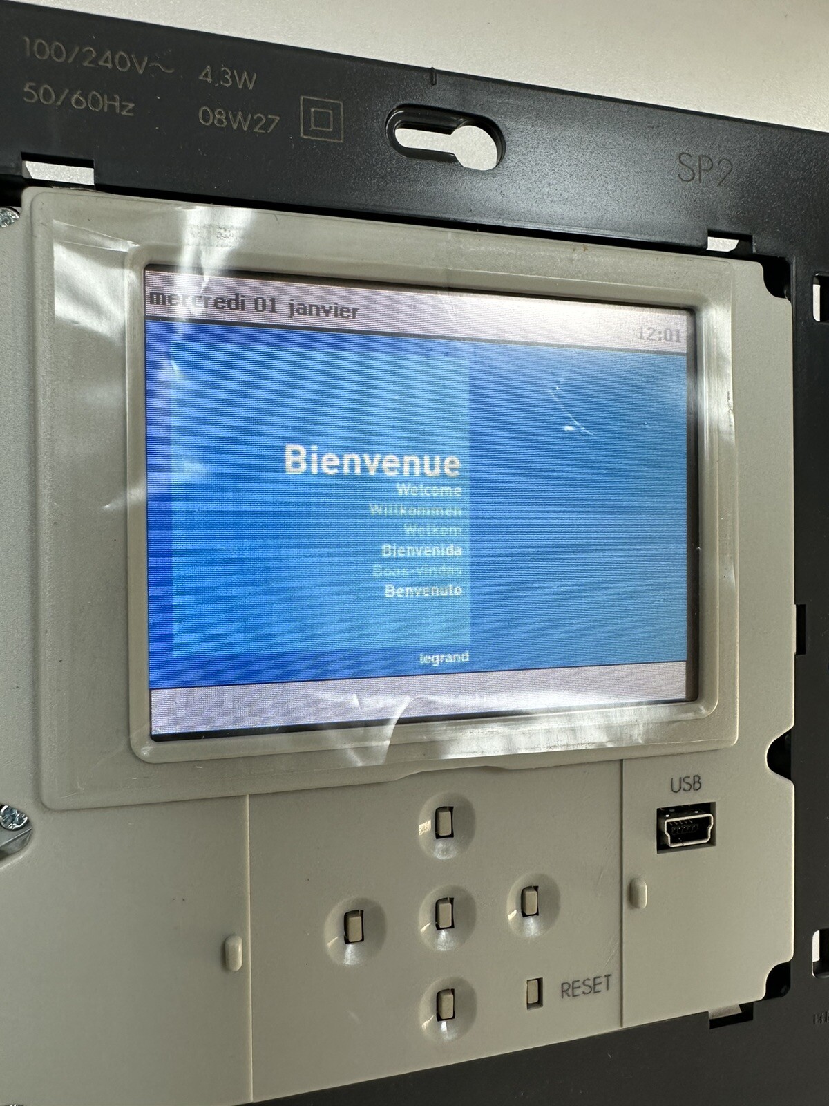 legrand 67284 LEG67284 Touch screen scenario manager screen controller 672 84