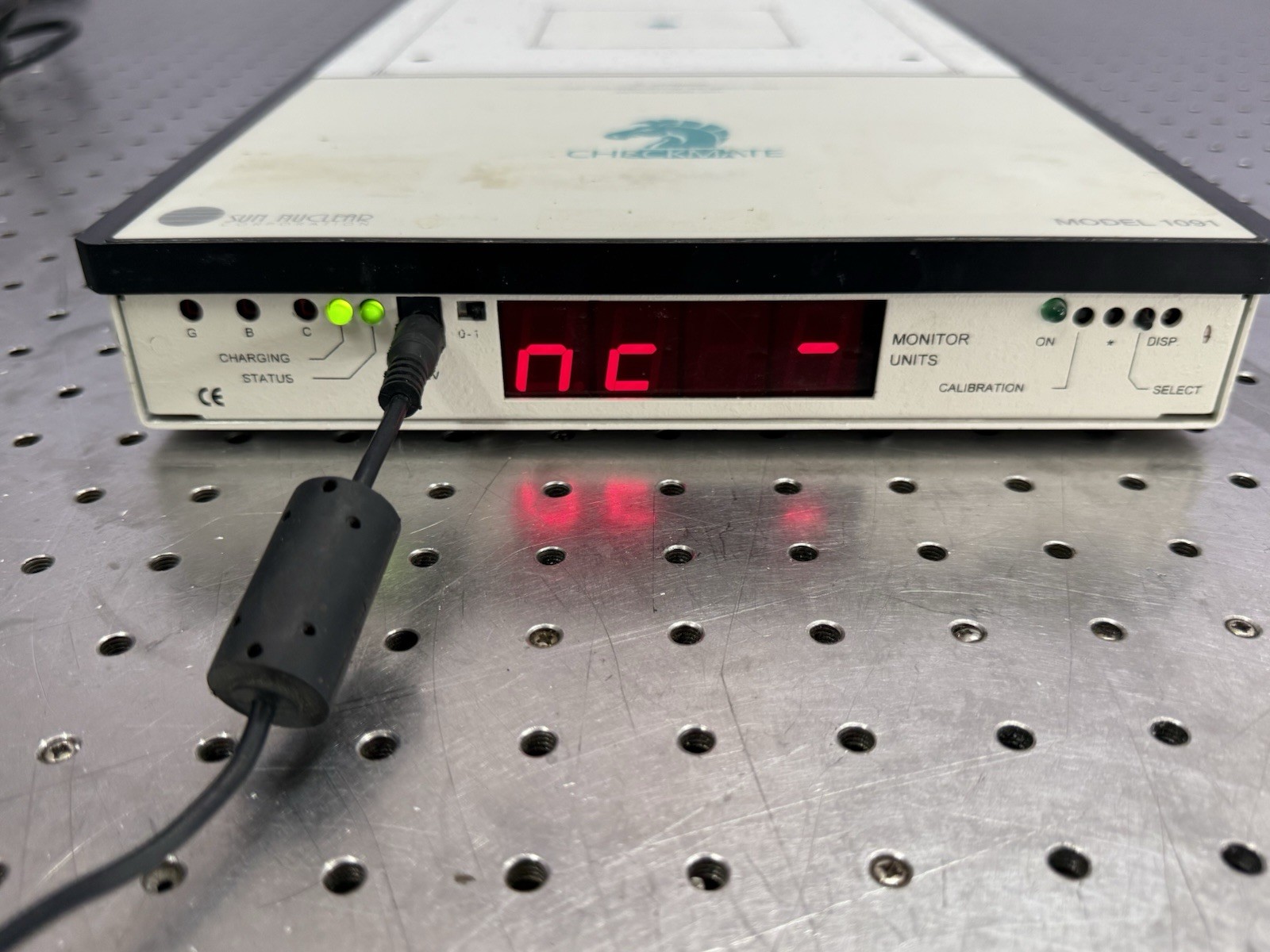 Sun Nuclear CheckMate Model 1091 QA Beam Detector Powers On As-Is