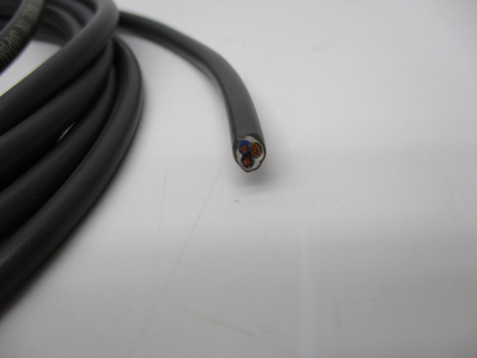 OMRON E2E2-X2C1 (AS PICTURED) NSNP