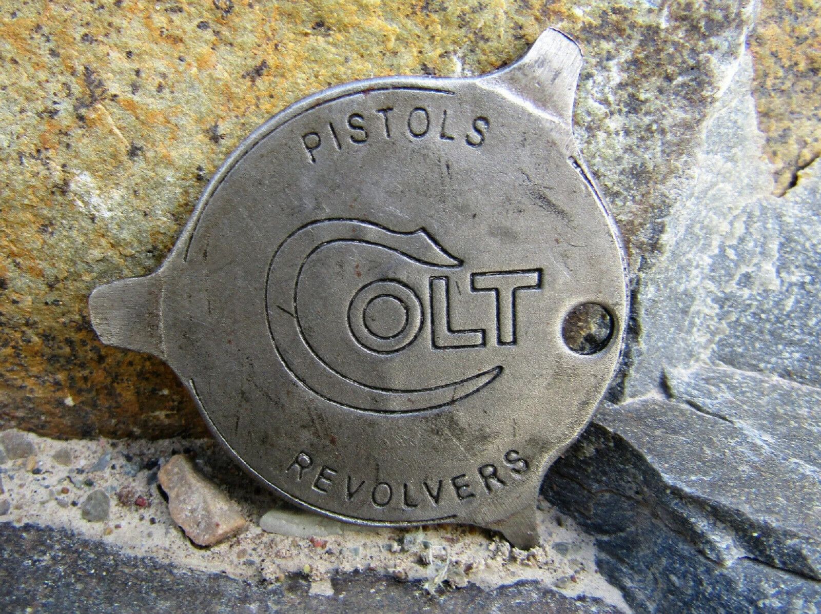 Mini Replica Colt Pistols Revolvers Firearms Tool Screwdriver 3-Way Key Ring Fob