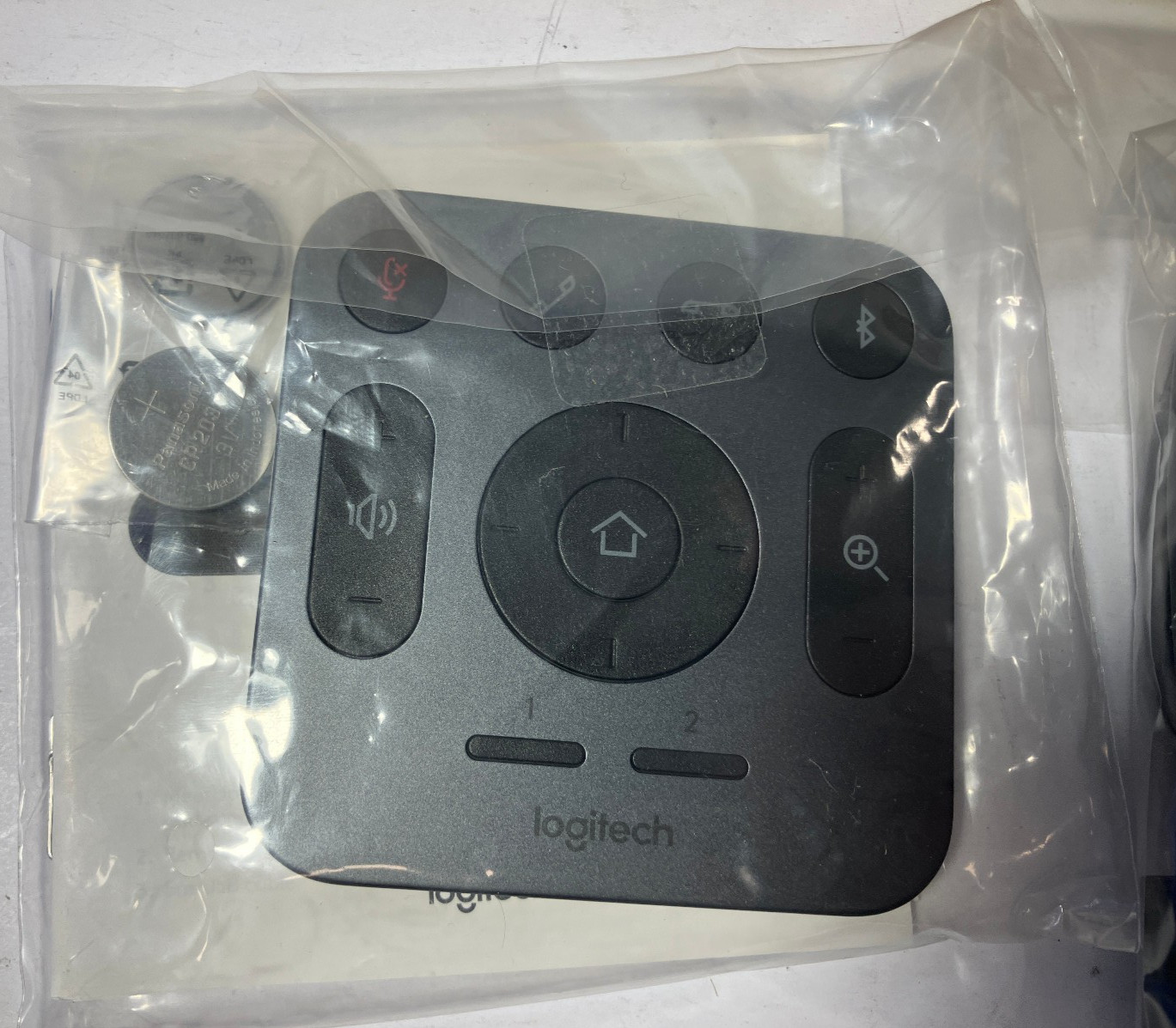 Logitech Meetup Remote Control 993-001389 Accessory Kit, Remote, Cable +More NEW