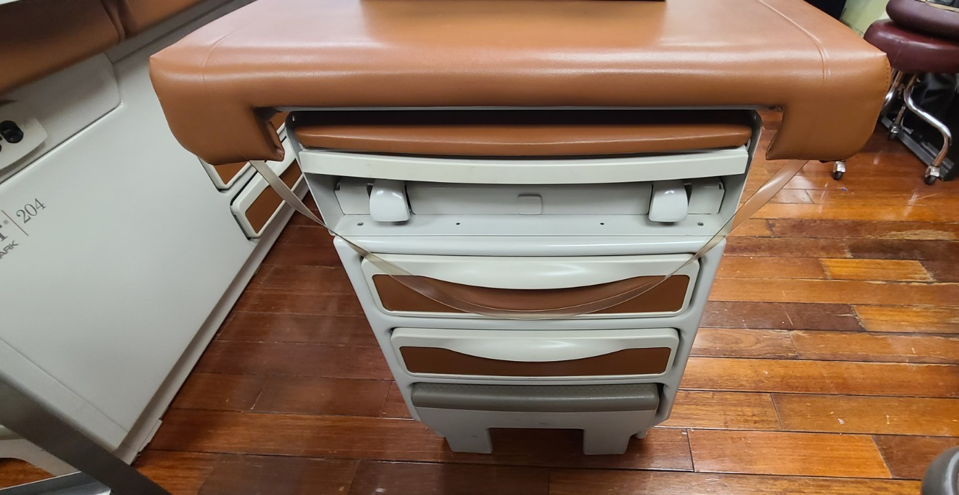 Midmark Ritter 204 Exam Table used