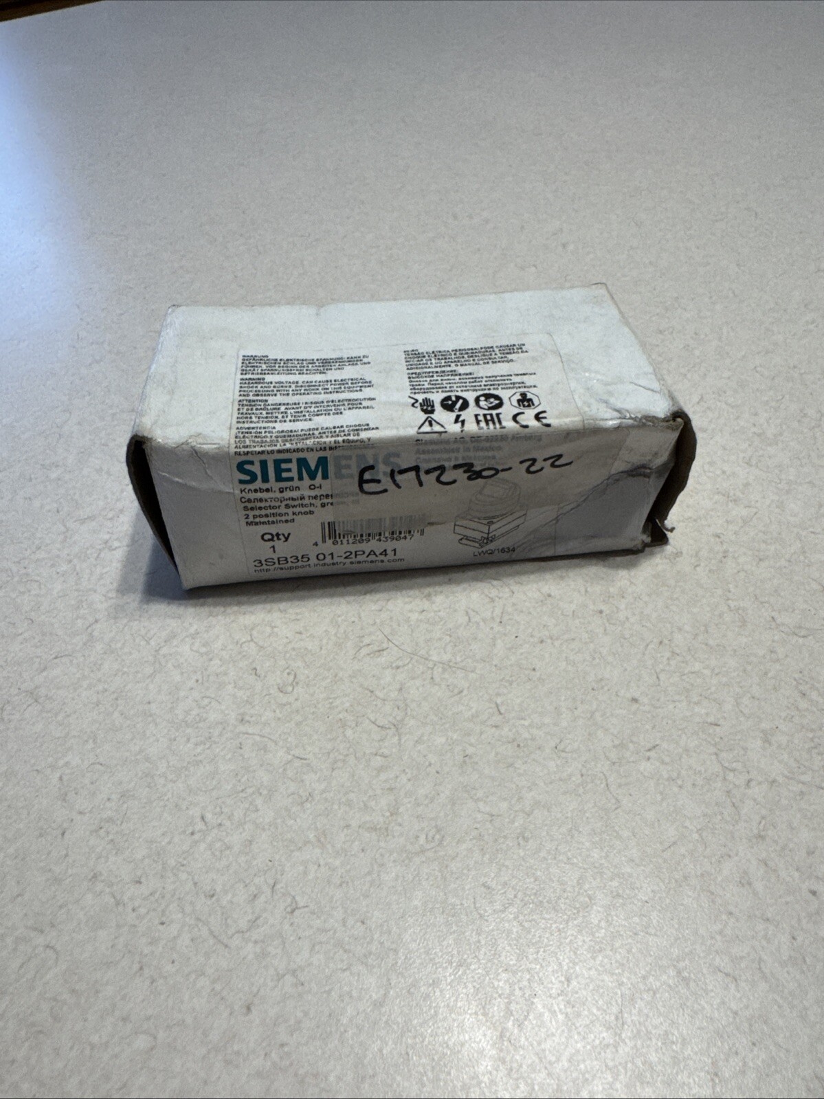 NEW Siemens 3SB35 01-2PA41 GREEN 2 POSITION KNOB MAINTAINED