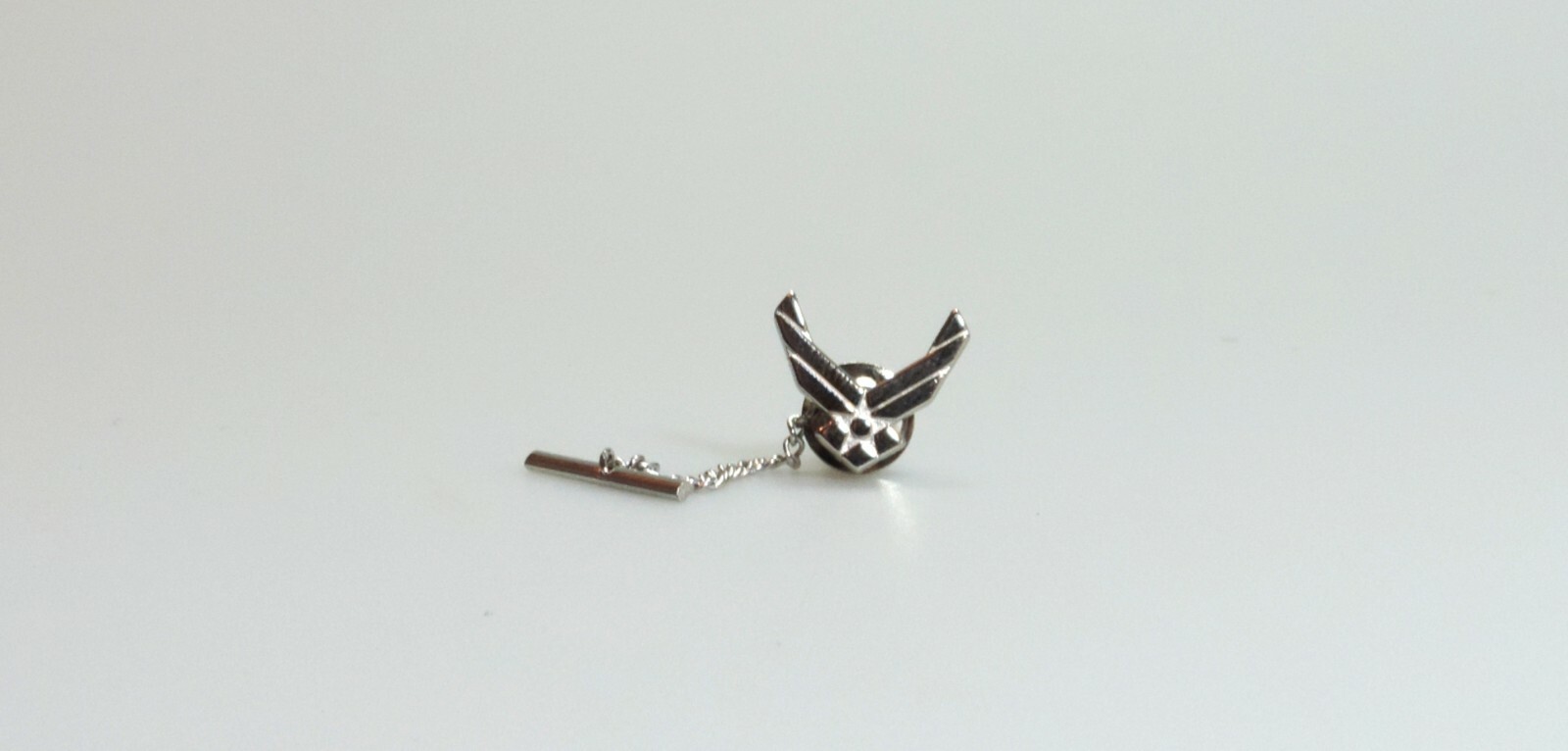 US AIR FORCE TIE TAC WITH EAGLE DEVICE