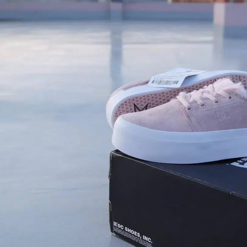 DC Trase Platform SE Sneakers Pink Suede 260mm NEW