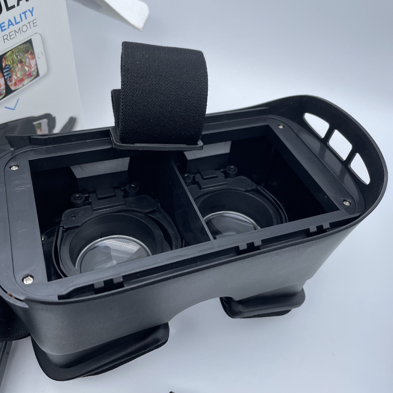 Cynoculars Virtual Reality Headset & Remote-As Seen On T.V. -
