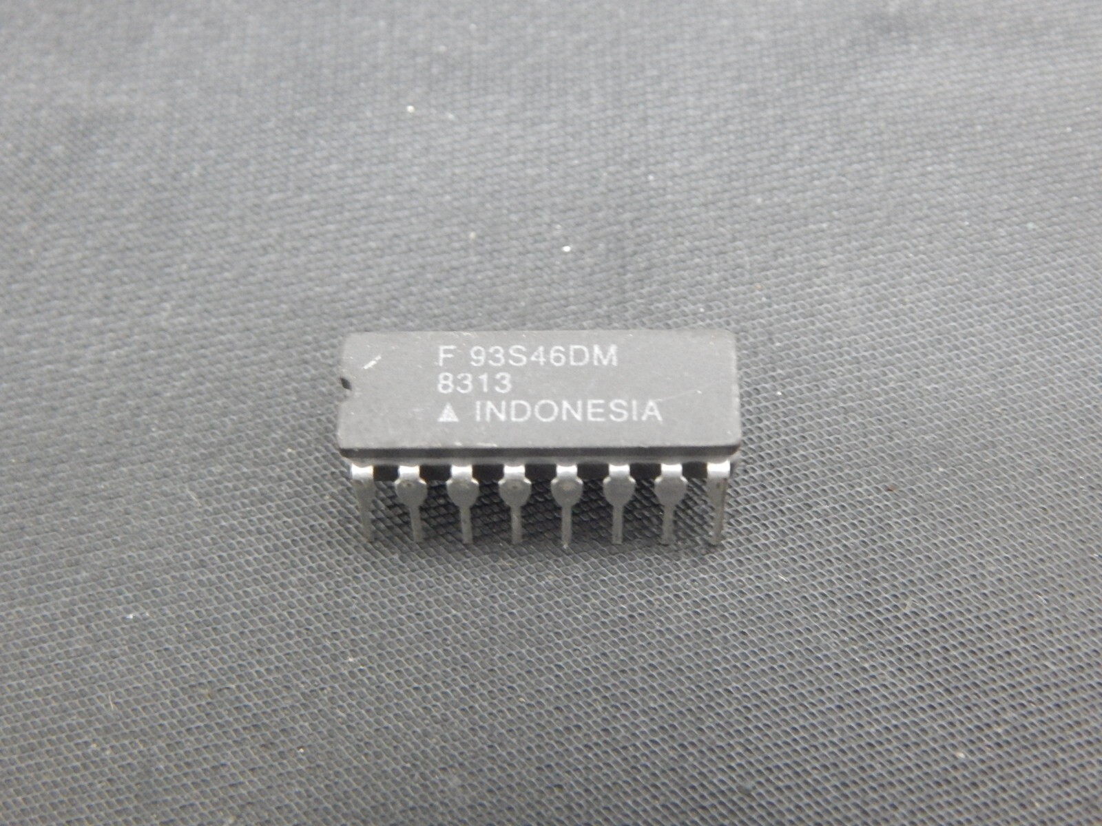 FAIRCHILD 93S446DM MAGNITUDE COMPARATOR, TTL, CDIP16 - USA SELLER FAST SHIPPING
