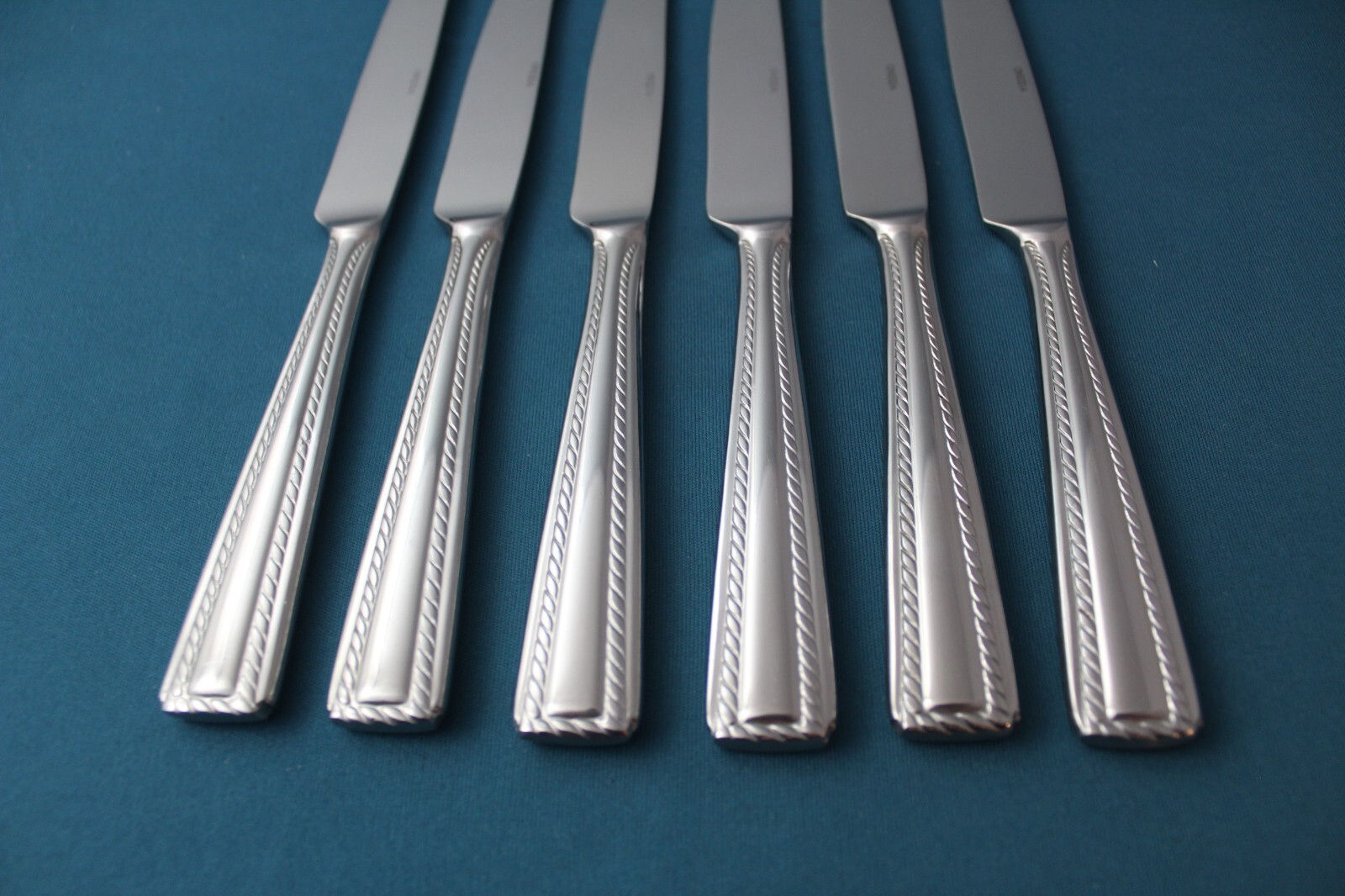 Oneida FLOURISH Dinner Knives Solid (Set of 6) China LIGHT USE 9 1/2"