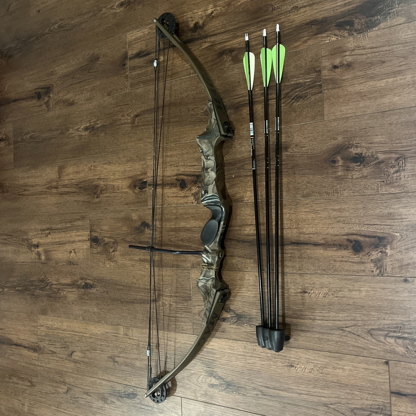 McPherson Compound Mag 500 Bow With Arrows