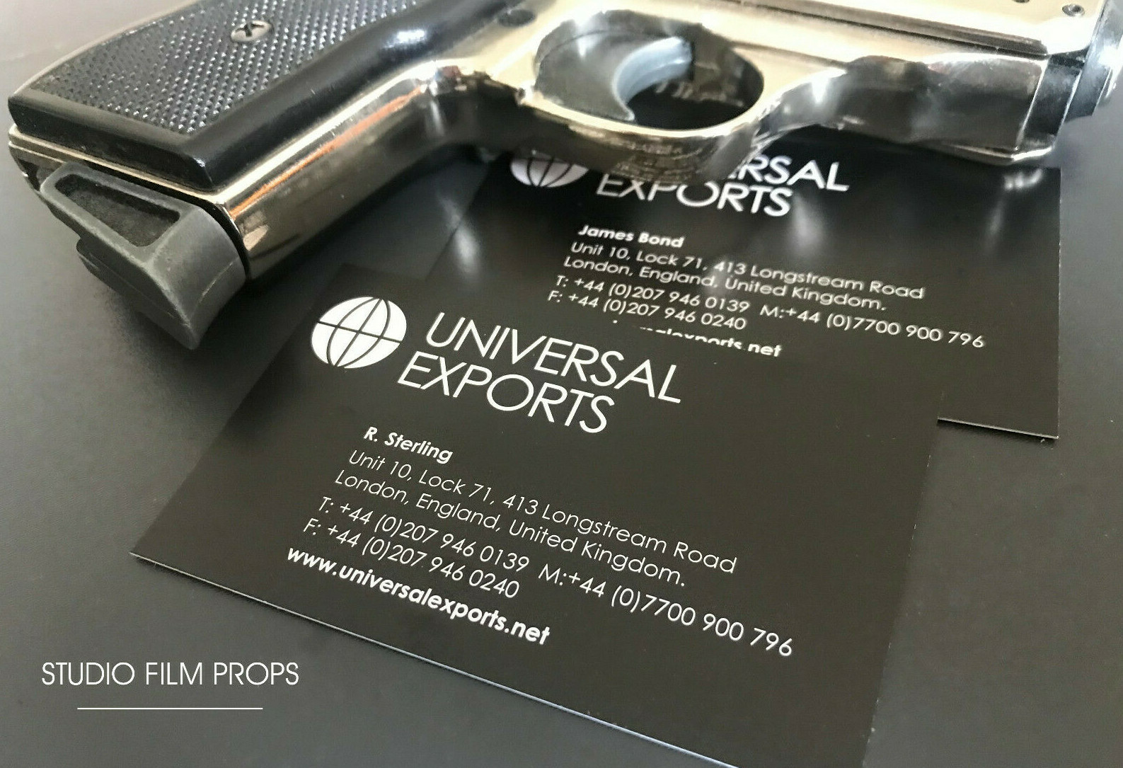 20 x James Bond 007 Quantum of Solace Universal Exports Business Card prop