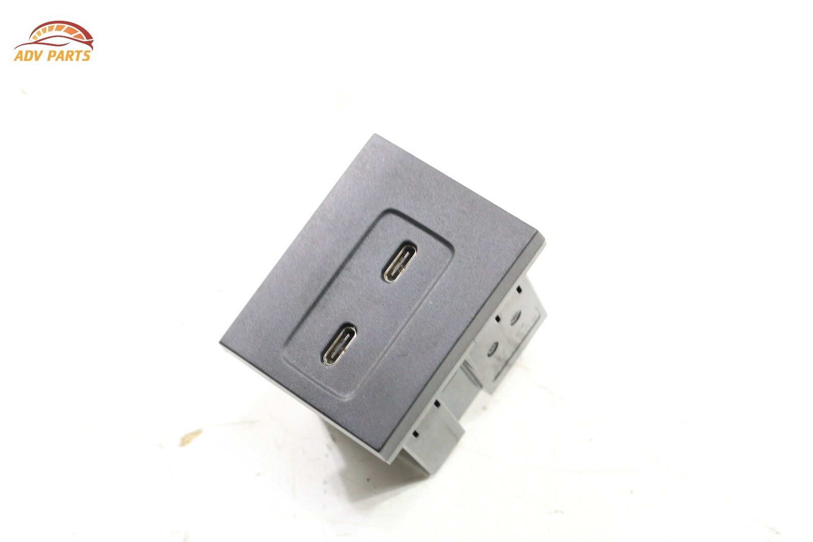 2020 - 2023 MERCEDES GLB250 X247 CONSOLE REAR DUAL USB PORT MULTIMEDIA HUB OEM