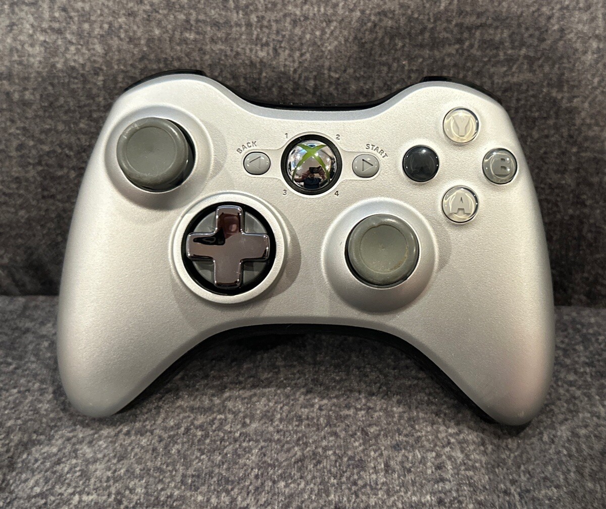 Official Microsoft Xbox 360 Silver Wireless Controller! Works Great! Authentic!